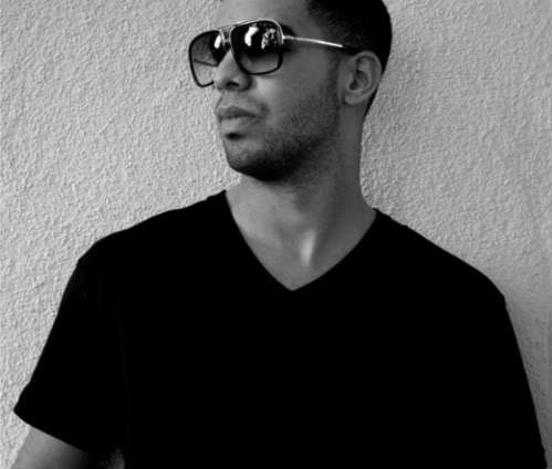 DrakeREALFans's profile picture. We're trying to get our followers up before we tweet guys.