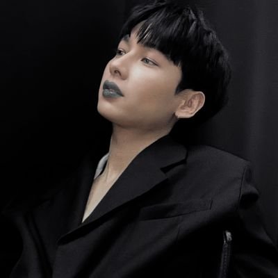 catravielle's profile picture. offgun fan account.