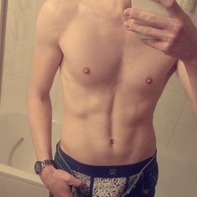 TomeyDOMPRIMO's profile picture. Versa TBM 21cm
Let's have fun !! 😈👣🍆⛓🔗🔞
Principalement pour soumis, lope, esclave ou money slave. Le reste à voir... 🔥🔥