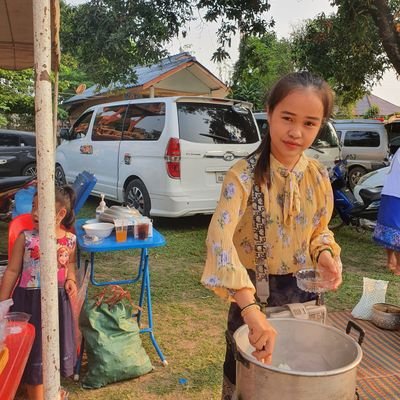 PhoukhamSouliv2's profile picture. Love cats 🌼🌻9️⃣
ติดตาม: tontawan_t🌻 พีพี 🌼เก้า9️⃣