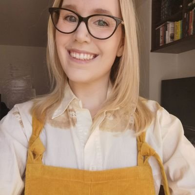#booktwt 🙋🏼♀️: 🇭🇺 | Introverted | CS student / ❤️ : Books | Coffee | Cats | Food / Reading Goal: 18/36