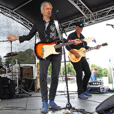 The alternative rock group led by David Sinclair (vocals/guitar) with Geoff Peel (guitar/vocals), Derek White (bass) & Jack Sinclair (drums/vocals)