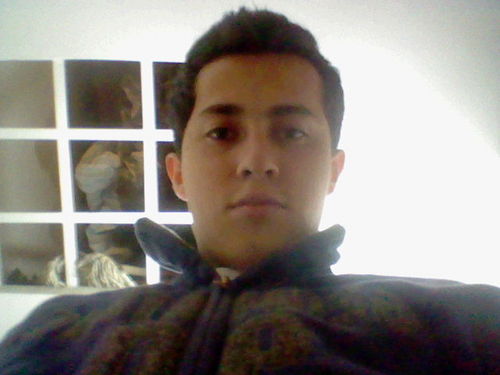 Estudiar y trabajar con el fin de conseguir cosas que los hagan felices...como el ROCK por ejemplo :)
