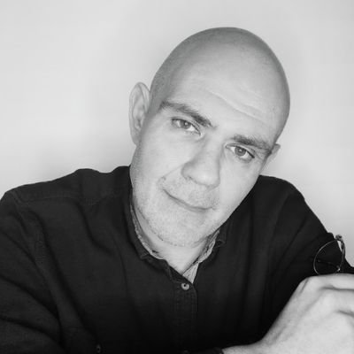 Je suis un passionné...Formateur en communication et pédagogie de l'adulte... Je ne m'ennuie presque jamais!