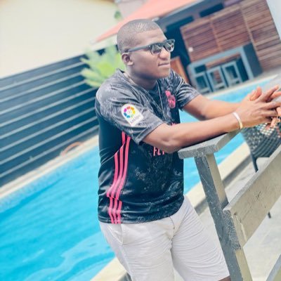 Gninlidahanfon's profile picture. Si Dieu est pour moi, qui sera contre moi #HallaMadrid #Triangle #Akatsuki