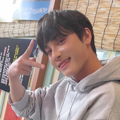 forhak0309's profile picture. 항상 학년이편