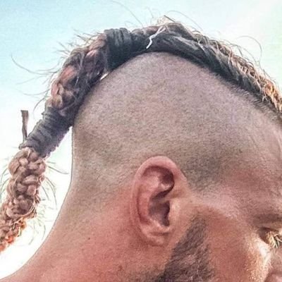 elXokasFake's profile picture. Lugo en el corazón; Madrid en el bolsillo.

Hacienda tiene una relación amor-odio con mi cuenta bancaria.