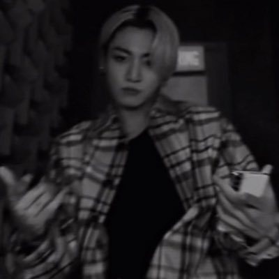 jjkookyxo's profile picture. when i say i like people i mean yoongi's song.