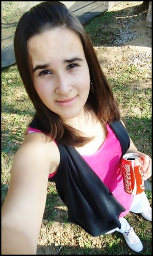 14 anos, virgiana, corinthiana fiel, meu temperamento é fortissimo, parte mais especial da minha vida: Deus, familia e amgs .. basta! :)