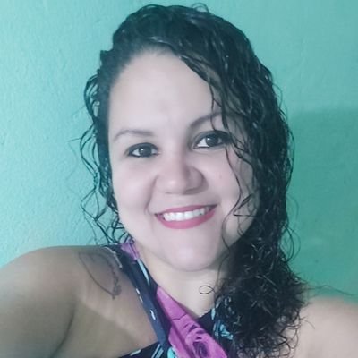 eujanainasousa_'s profile picture. Facebook: Janaína Sousa 🎀 Defeito: Acreditar que o amor verdadeiro existe. 🤦💔🥀