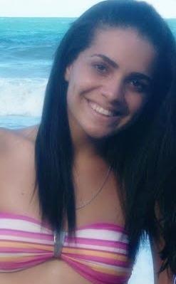 Mal sabem eles que por trás dessa garota forte, há um coração frágil.