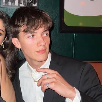 ☽ eu e noany escutando deixa acontecer naturalmente ☾
obsessed with Urrea and Gabrielly :)
