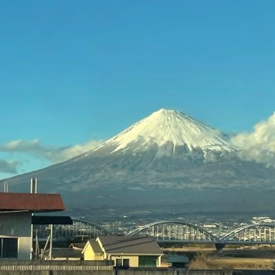 明石在住。旅行会社勤務。 美味しい地元の料理を食べる事や、知らない土地を巡る事に至福の時間を感じます。 富士山を眺めてることや、高知が大好きです！