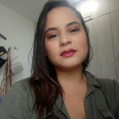 sofiajimenezq's profile picture. Estudiante, madre, amante de la música, enamorada de la vida 🌺