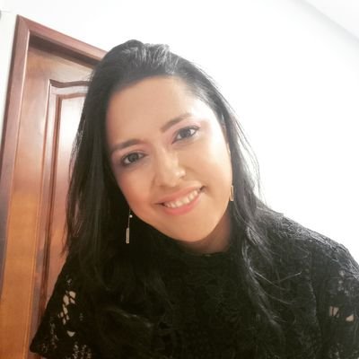 Hija de Dios
Psicóloga clínica, experta en Adicciones, emprendedora. Amante de la naturaleza, viajes y deportes.