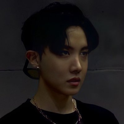 JHOPEMEETSEVlL's profile picture. hope world enthusiast