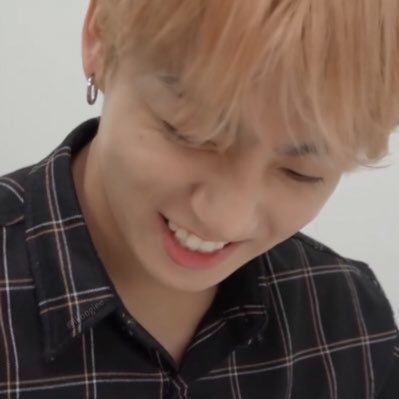 estudando dar orgulho aos meus favs! 。⋆୨♡୧⋆。⋆ |
#studytwt #langtwt