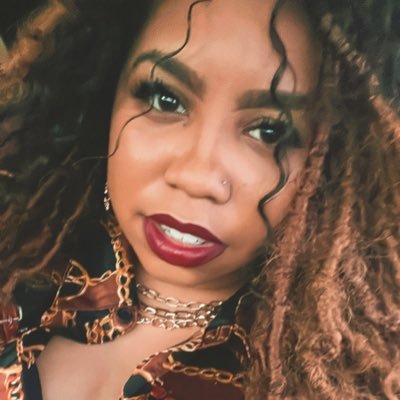 Natural Hair Stylist. Good vibes. Good laughs. My safe space 😁