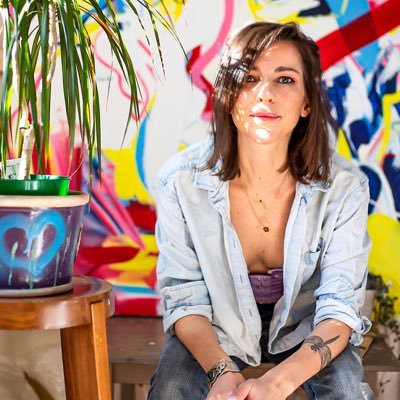 danielaraytchev's profile picture. 🅐🅡🅣🅘🅢🅣 | painter, sculptor  @redeightgallery + #NFTs @opensea | UK beacon of change medal for #mentalhealth advocacy 🌹@safelineorg ambassador