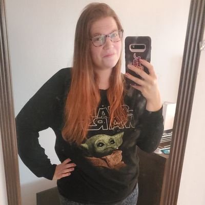 Artist on twitch, wife, mom, casual gamer, and very talkative!