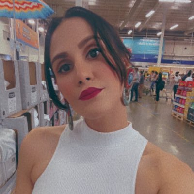 lauwauu's profile picture. Estilismo Verbal 📝 Diseño Gráfico ✨ SPF 35🌞