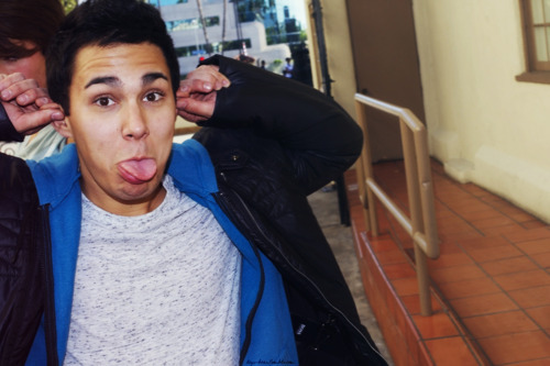Live 2 Laugh XD
x TW x GMD3 x BTR x 1D x McFly x JLS x TT x touché x BVB x
Like Angels, You Were Floating To Me ~BTR~ :)
iFollowBack