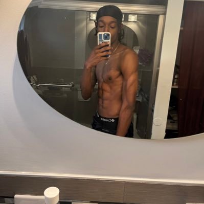 Latrellthegod's profile picture. Trell🦋