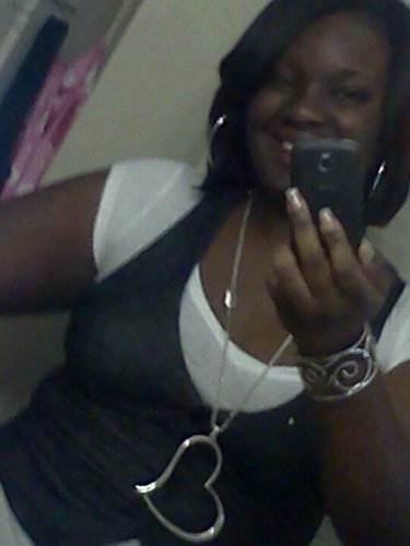 I'm a real cool chik:: dnt do drama:: luv living life && having fun! Dnt gt me wrong ima sassy beast bt lovable! See for yurself!