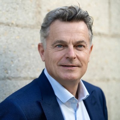 Avec Fabien Roussel Profile