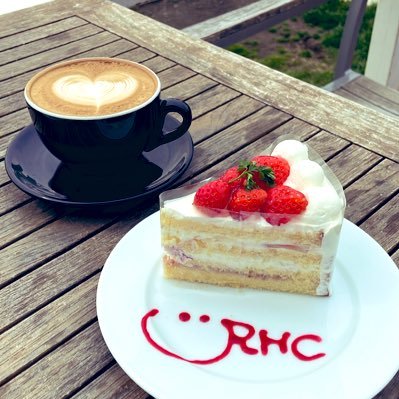 rina_design426's profile picture. 