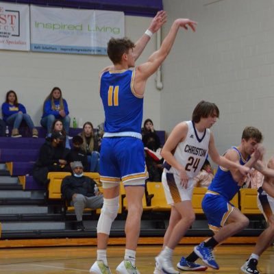 •269• Jr Centreville 🏀🏈                    https://t.co/hsUZSc3Vsg