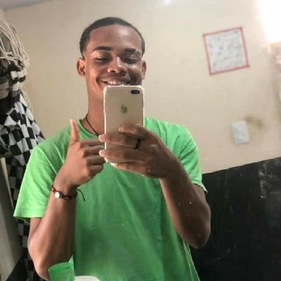 21 anos 🎆
Taurino ♉
Uma Pessoa extremamente preguiçosa kkk