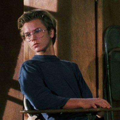 alachii_'s profile picture. 24. korean & foreign policy/political economy academia. korean-english translator. maurice ravel stan. pretentious and annoying. sapphic 🌙✌️