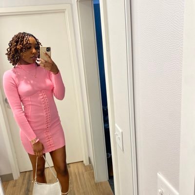 poet | pothead | pretty girl | Uconn Alumna | FOREVER B L A C K | I retwist locs💛 Follow my IG: @fortheloveoflocs_, for bookings click the link below