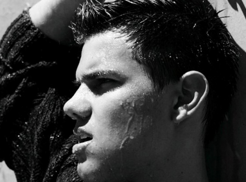This is a fan page && yes we follow back!
TAYLOR LAUTNER HOT AS FULL STOP.