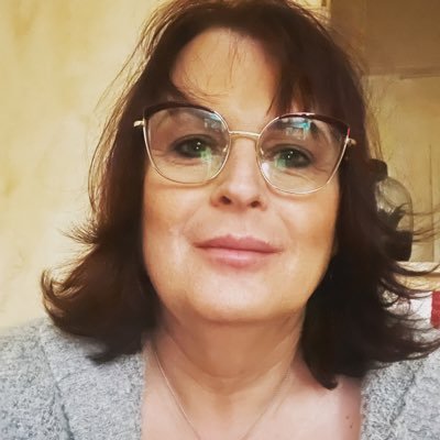 emmalau131's profile picture. 