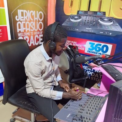 Journalist , news anchor Atoobu FM