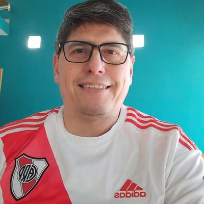 Papá de Chris, Agus y Fran -
Esposo de Triny -
Hijo de Susana -
Lic Adm de Empresas - 
Comercio Exterior -
Hincha de El Más Grande, River Plate!