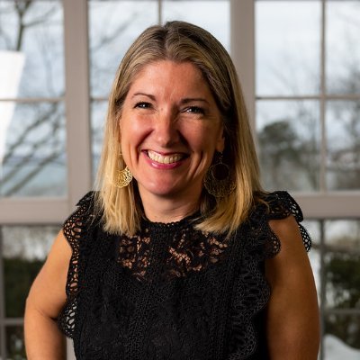 Key Account Manager @LEGO_Education supporting educators in DC, MD & VA. ♥️ my kids, books, travel, exercise & great conversations. erin.corcoran@lego.com