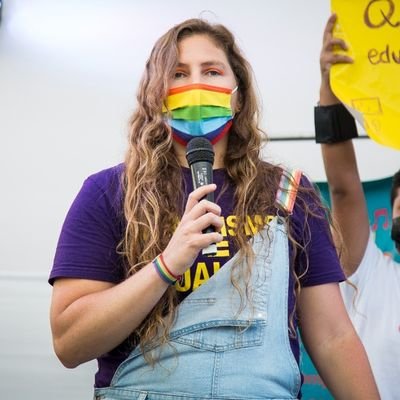 MaPazdelaCruz's profile picture. Feminista, lesbiana, madre de una familia homomaternal, activista por los DDHH y fan de Selena. Opiniones personales