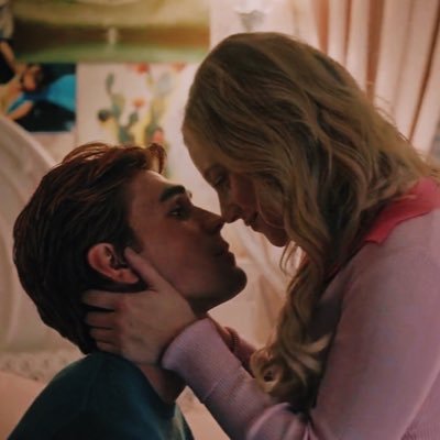 I love barchie!!! I have loved them since the pilot and know they are Riverdale’s epic love story 💖