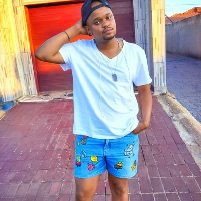 Broadcaster (Jozi FM, STV, @HecticNine9, SABC Channel Africa) |
PR & Comms Professional |
WhatsApp Influencer |
Overall chilled human |
Aspiring pensioner