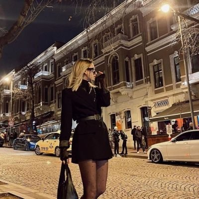 AslNefise1's profile picture. 