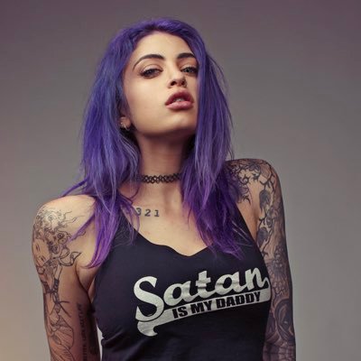 Published Tattoo Model | Streamer | Co-Host on Fully Rendered | https://t.co/zj5cAQTtZA | business inquiries: pulp.suicide@gmail.com |
