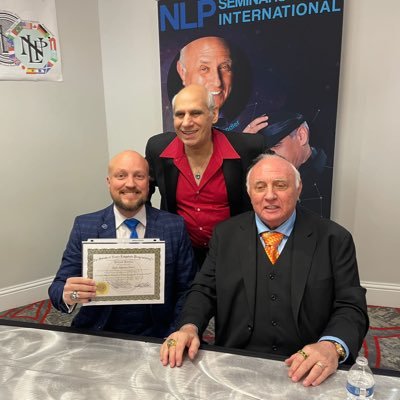 Master Trainer of The Society of NLP / Castellano-English-Francaise-Italiano Trained by Richard Bandler. DHE® Autor de “Padres Asertivos” “Persorealidad”