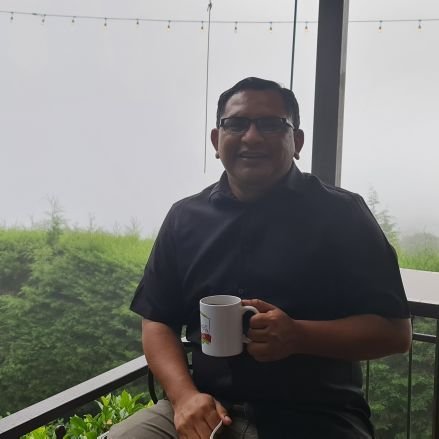 juancarlos_trej's profile picture. #Cristiano por gracia de Dios, #sacerdotecatólico inmerecidamente, #salvadoreño, crítico y utópico.           #Aficionado de: la 🎸, los 📖, la ✍ y el ☕