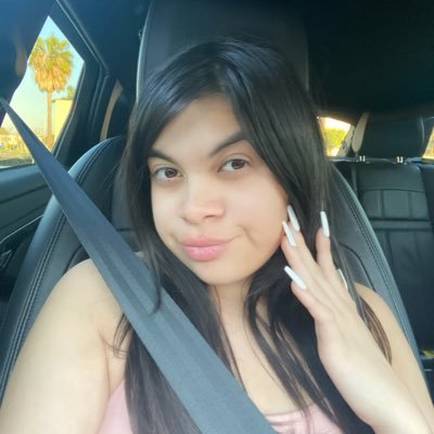 kalanifloress's profile picture. kalaniflores ig