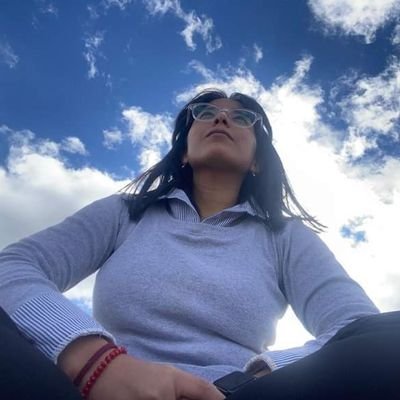 “En pie de lucha por nuestra Patria, por la vida y por la humanidad. Hasta que la dignidad se haga costumbre. - Estela Hernández.