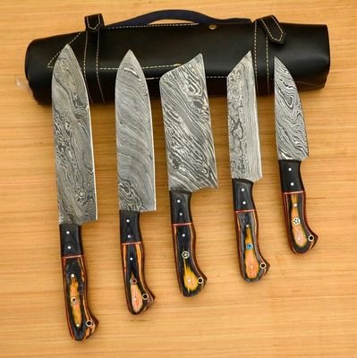 The properties vary greatly depending on what kind of material is used for the kitchen knife, and the method of care also changes.