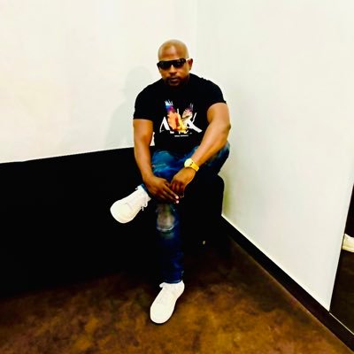 modimowabatho's profile picture. Hustler for life, challenged, tried, persecuted but still pushing forward!